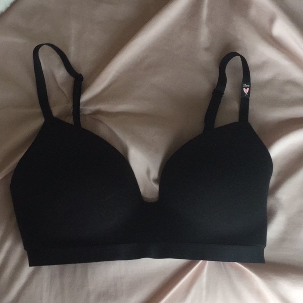 Victoria’s Secret Wireless Bra NWT